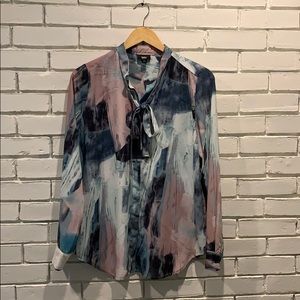 Long sleeve, tie neck top